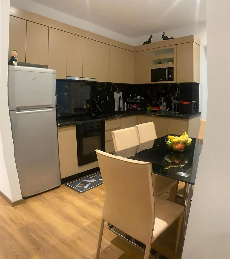 Durres 2-Beds Garden Parking 100M To Beach 0*,